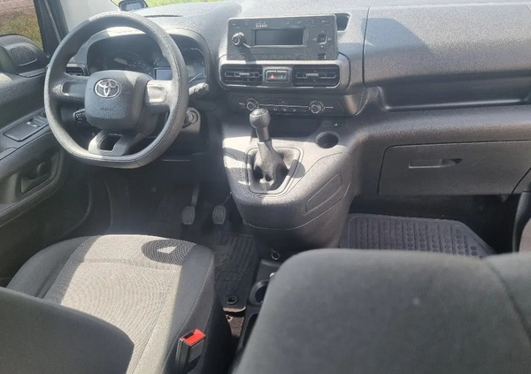 Toyota Proace City Verso cena 49500 przebieg: 220000, rok produkcji 2020 z Przeworsk małe 46